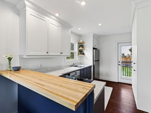 1 Piers Avenue, Fairmount, NS - Indoor Photo Showing Kitchen