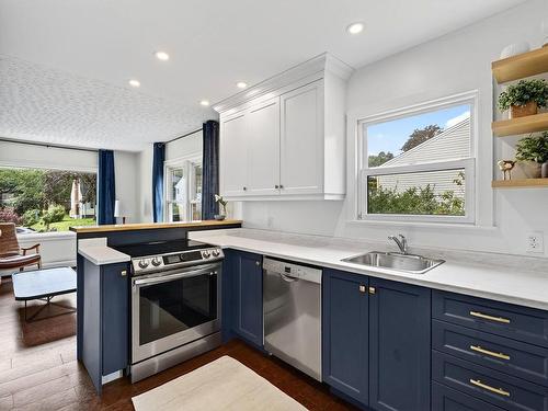 1 Piers Avenue, Fairmount, NS - Indoor Photo Showing Kitchen