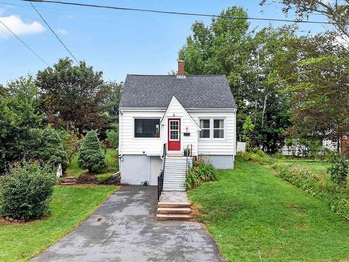 1 Piers Avenue, Fairmount, NS - Outdoor