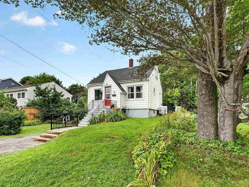 1 Piers Avenue, Fairmount, NS - Outdoor
