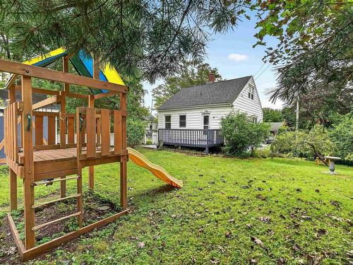 1 Piers Avenue, Fairmount, NS - Outdoor