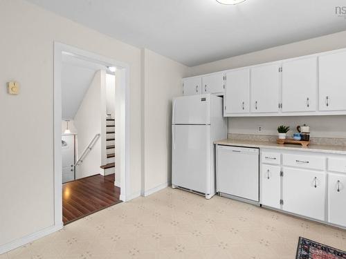 1B Smith Avenue, Cole Harbour, NS - Indoor Photo Showing Kitchen