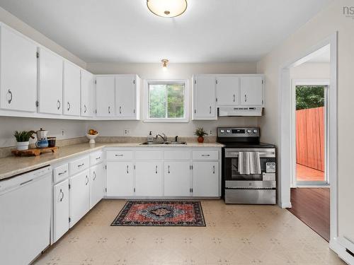 1B Smith Avenue, Cole Harbour, NS - Indoor Photo Showing Kitchen