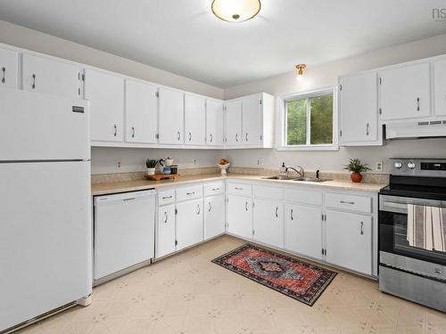 1B Smith Avenue, Cole Harbour, NS - Indoor Photo Showing Kitchen