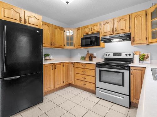 142 Stoneybrook Court, Halifax, NS - Indoor Photo Showing Kitchen