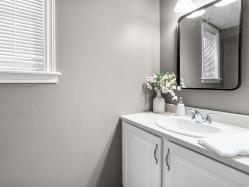 142 Stoneybrook Court, Halifax, NS - Indoor Photo Showing Bathroom