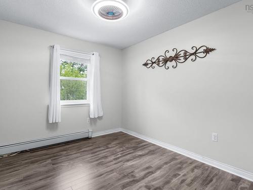 142 Stoneybrook Court, Halifax, NS - Indoor Photo Showing Other Room