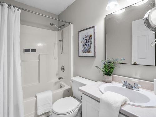 142 Stoneybrook Court, Halifax, NS - Indoor Photo Showing Bathroom