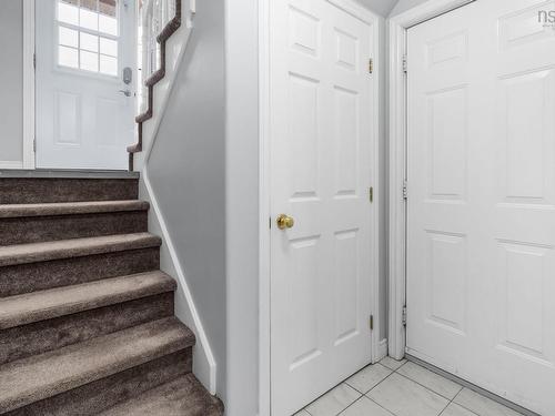 142 Stoneybrook Court, Halifax, NS - Indoor Photo Showing Other Room