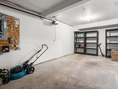 142 Stoneybrook Court, Halifax, NS - Indoor Photo Showing Garage