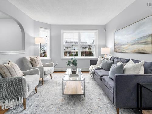 142 Stoneybrook Court, Halifax, NS - Indoor Photo Showing Living Room