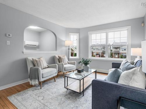 142 Stoneybrook Court, Halifax, NS - Indoor Photo Showing Living Room