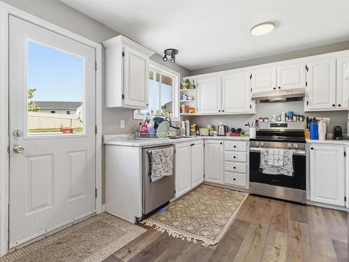 62 Shalimar Crescent, Dartmouth, NS - Indoor Photo Showing Kitchen