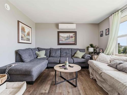 62 Shalimar Crescent, Dartmouth, NS - Indoor Photo Showing Living Room