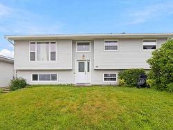 10 Sampson Drive  Lower Sackville, NS B4C 3E8