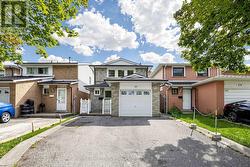 37 WOODSVIEW AVENUE Toronto, ON M9W 6B9