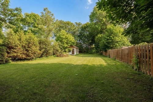 Cour - 26 Av. Cedar, Pointe-Claire, QC - Outdoor