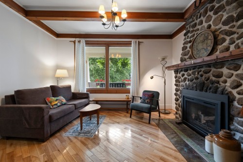 Salon - 26 Av. Cedar, Pointe-Claire, QC - Indoor Photo Showing Living Room With Fireplace