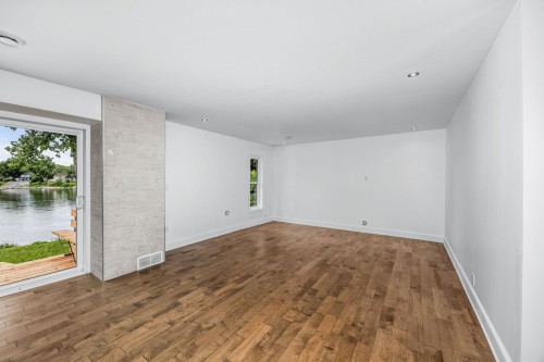 Salon - 11 Rue Albert-Perron, Saint-Mathias-Sur-Richelieu, QC - Indoor Photo Showing Other Room