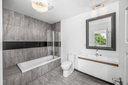Salle de bains - 11 Rue Albert-Perron, Saint-Mathias-Sur-Richelieu, QC - Indoor Photo Showing Bathroom