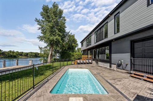 Piscine - 11 Rue Albert-Perron, Saint-Mathias-Sur-Richelieu, QC - Outdoor With In Ground Pool