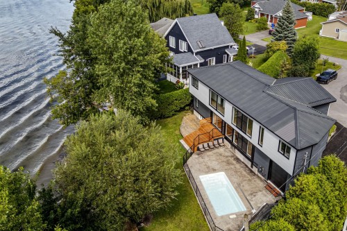 Photo aérienne - 11 Rue Albert-Perron, Saint-Mathias-Sur-Richelieu, QC - Outdoor