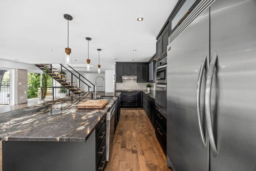 Cuisine - 11 Rue Albert-Perron, Saint-Mathias-Sur-Richelieu, QC - Indoor Photo Showing Kitchen With Upgraded Kitchen