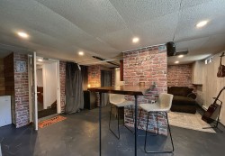 Family Room - 