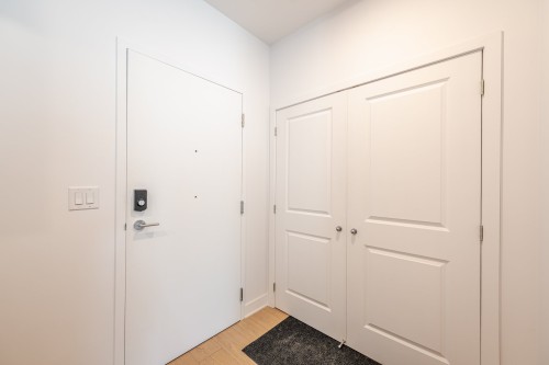 Hall d'entrée/Vestibule - 114-5995 Ch. De Chambly, Longueuil (Le Vieux-Longueuil), QC - Indoor Photo Showing Other Room