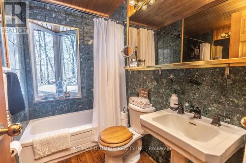 63 Sumac Lane, Scugog, ON - Indoor Photo Showing Bathroom