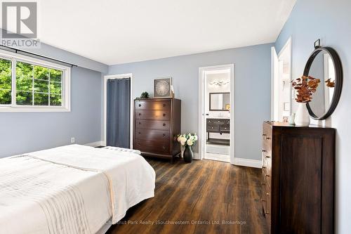 158 Autumn Hill Crescent Kitchener, ON N2N1K8 - 158 Autumn Hill Crescent, Kitchener, ON - Indoor Photo Showing Bedroom