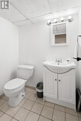 158 Autumn Hill Crescent Kitchener, ON N2N1K8 - 158 Autumn Hill Crescent, Kitchener, ON - Indoor Photo Showing Bathroom
