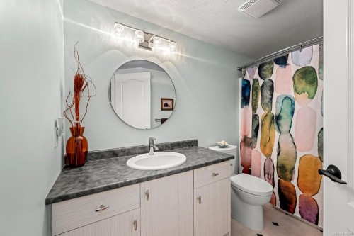 #108-130 Back Rd, Courtenay, BC - Indoor Photo Showing Bathroom