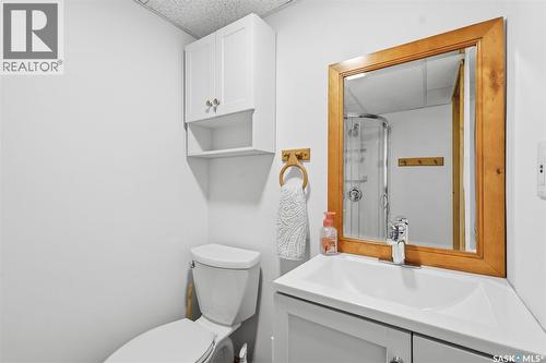 301 29Th Street W, Saskatoon, SK - Indoor Photo Showing Bathroom
