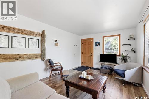 301 29Th Street W, Saskatoon, SK - Indoor Photo Showing Living Room
