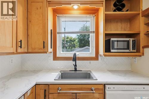 301 29Th Street W, Saskatoon, SK - Indoor Photo Showing Kitchen