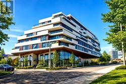 611 - 160 KINGSWAY CRESCENT Toronto, ON M8X 2S4