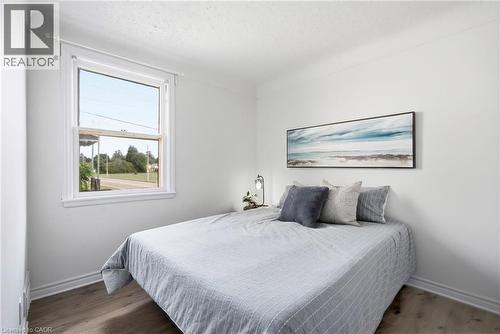 87 Radford Street, Hamilton, ON - Indoor Photo Showing Bedroom