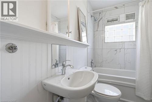 87 Radford Street, Hamilton, ON - Indoor Photo Showing Bathroom