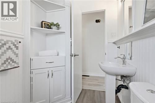 87 Radford Street, Hamilton, ON - Indoor Photo Showing Bathroom