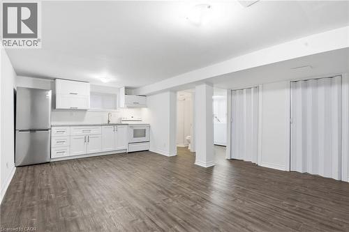87 Radford Street, Hamilton, ON - Indoor Photo Showing Kitchen