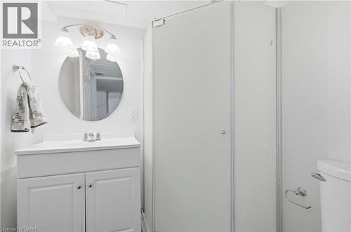 87 Radford Street, Hamilton, ON - Indoor Photo Showing Bathroom