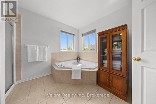 234 Deercroft Avenue, Ottawa, ON - Indoor Photo Showing Bathroom
