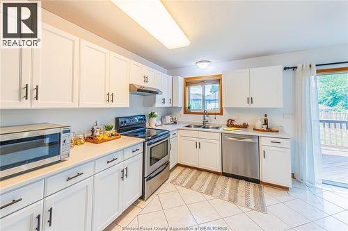 120 Hampton Crescent, Windsor, ON - Indoor Photo Showing Kitchen With Double Sink