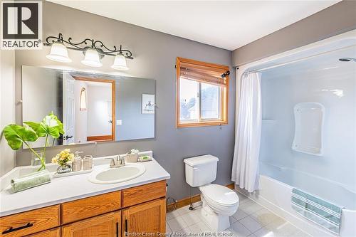 120 Hampton Crescent, Windsor, ON - Indoor Photo Showing Bathroom