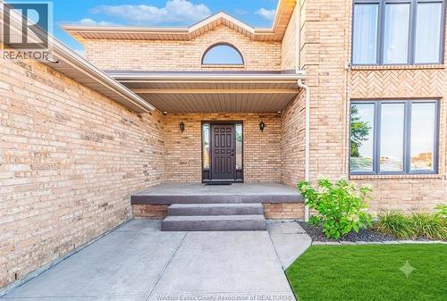 120 Hampton Crescent, Windsor, ON - Outdoor