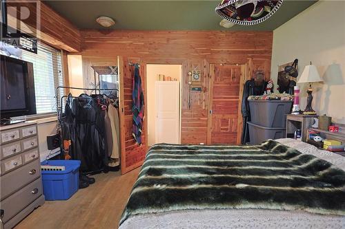 42 Elk'S Club Road, Onaping, ON - Indoor Photo Showing Other Room