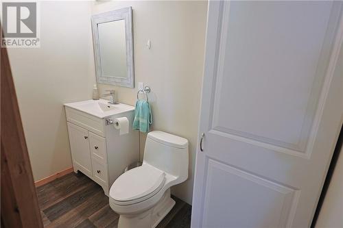 42 Elk'S Club Road, Onaping, ON - Indoor Photo Showing Bathroom