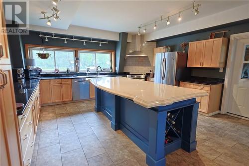 42 Elk'S Club Road, Onaping, ON - Indoor Photo Showing Kitchen With Stainless Steel Kitchen With Upgraded Kitchen