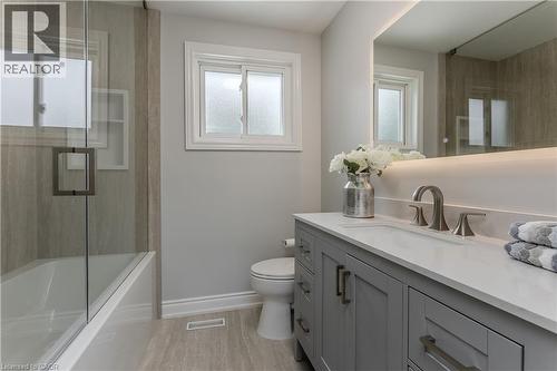 2124 Sandringham Drive, Burlington, ON - Indoor Photo Showing Bathroom